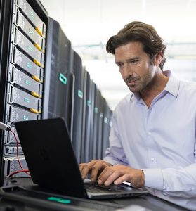 All-Flash یا Hybrid Storage؟ کدام گزینه برای سازمان شما مناسبتر است؟